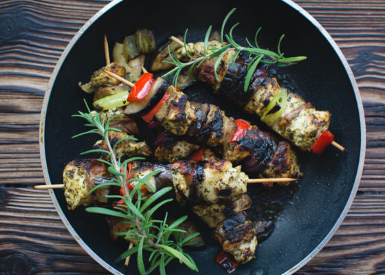 Grilled chicken skewers with vegetable